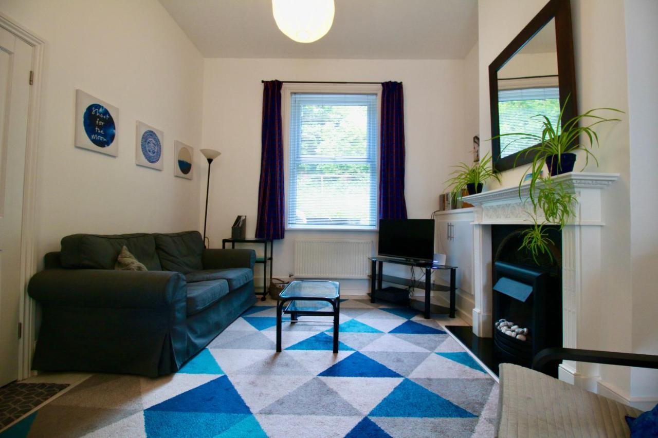 Blachington Cottage, Stunning And Central By Air Premier Сийфорд Екстериор снимка